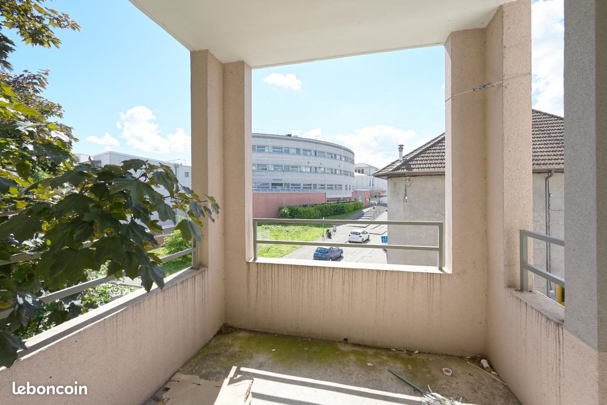 Appartement 2 pièces 47 m² · à Bourgoin-Jallieu · 47 m² · 92 000 €