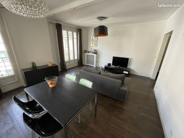 Appartement 4 pièces 74 m² · à Paris · 74 m² · 2 400 €