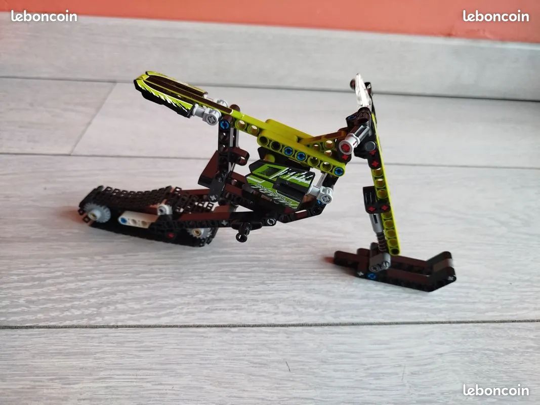 LEGO TECHNIC motoneige et snowscoot (42021) (image 4)