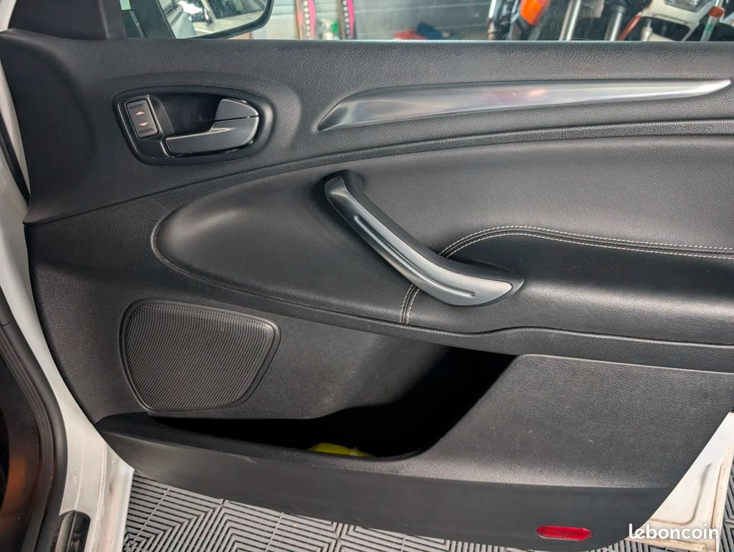 FORD GALAXY II 2.2 TDCI 200 FAP Titanium 7 places (image 41)