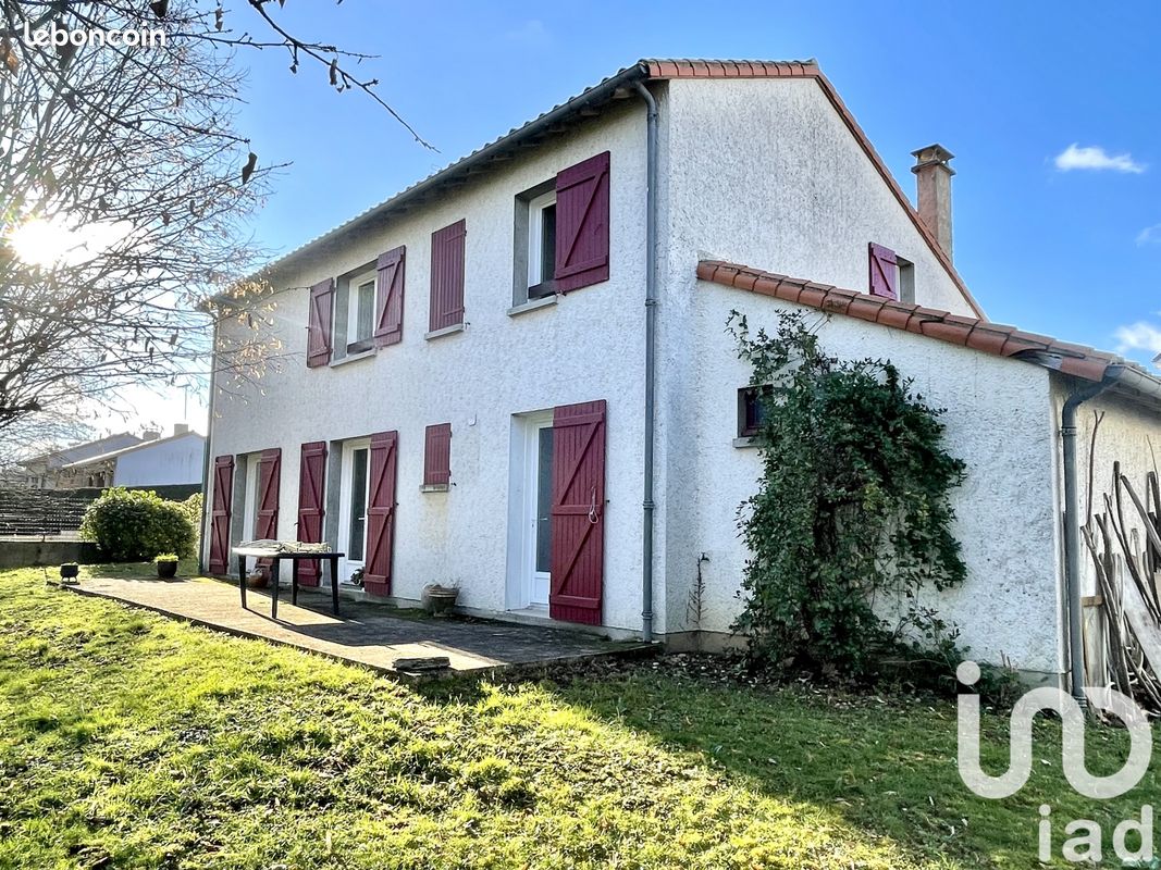 Maison 8 pièces 127 m² - Saint-Georges-lès-Baillargeaux 86130 (image principale 0)