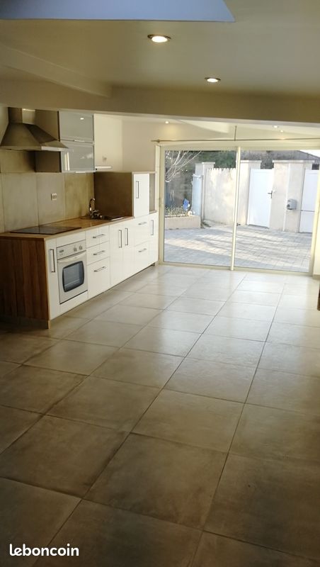 Appartement 1 pièce 33 m² · à Les Pennes-Mirabeau · 33 m² · 650 €