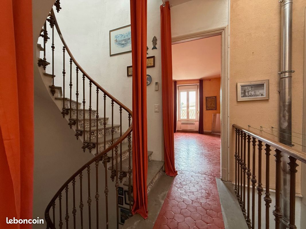 Maison 7 pièces 217 m² · à Lézignan-Corbières · 217 m² · 230 000 €
