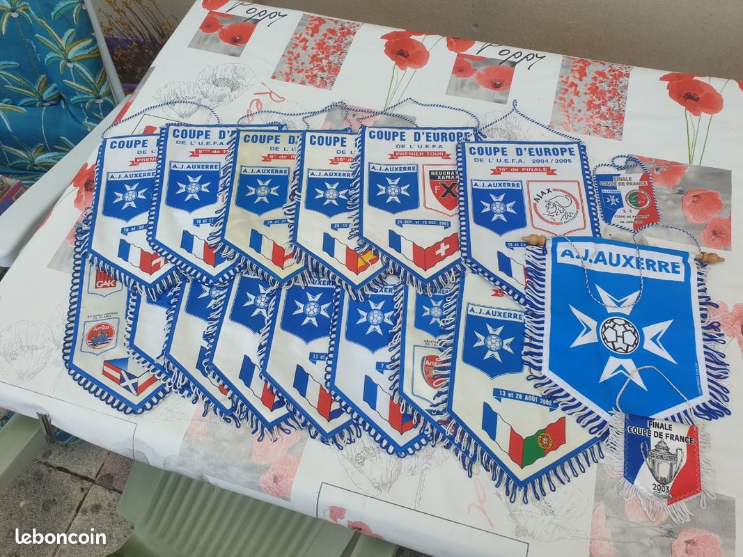 Fanion Vintage AJ Auxerre – Coupe D'Europe 1996 – Rare – Football