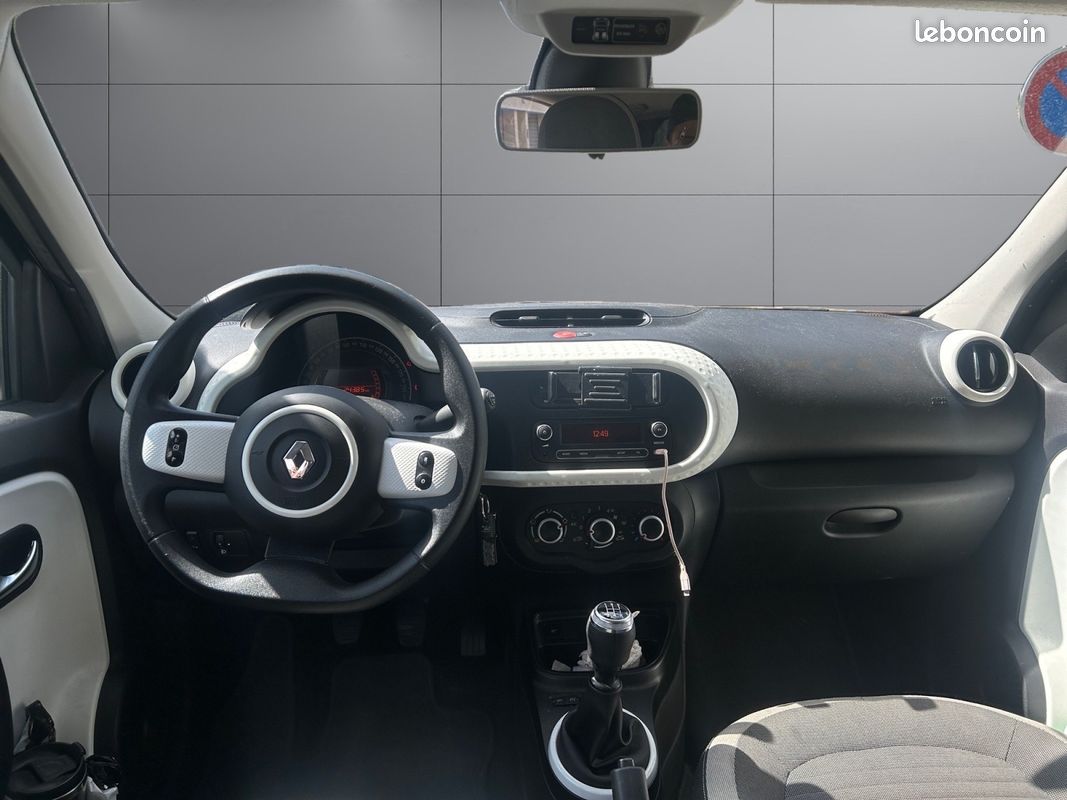 RENAULT TWINGO III Limited EDITION 1er main (image 11)