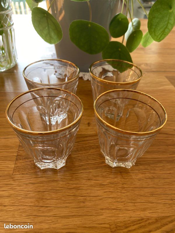 4 très beaux verres anciens (image 1)