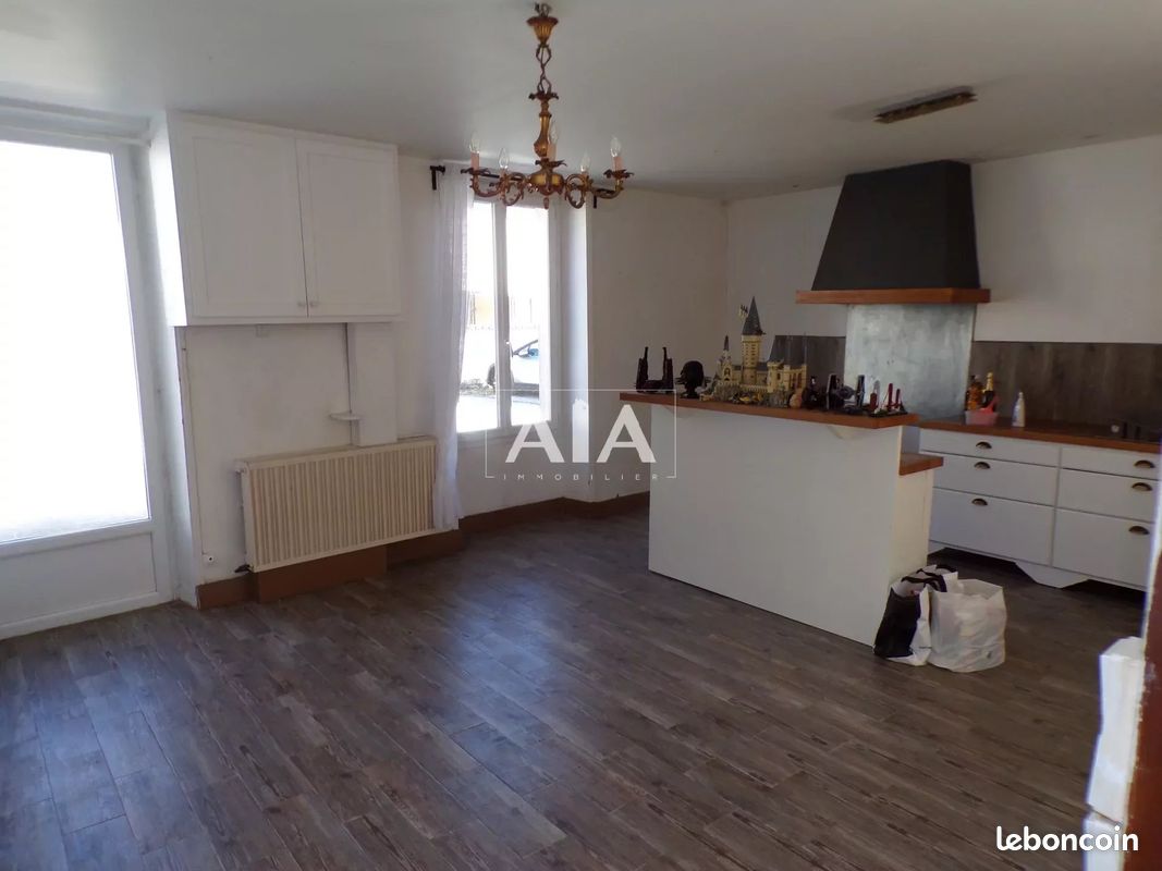 Maison de ville 4 pièces 86 m² - Ruffec 16700 (image principale 1)