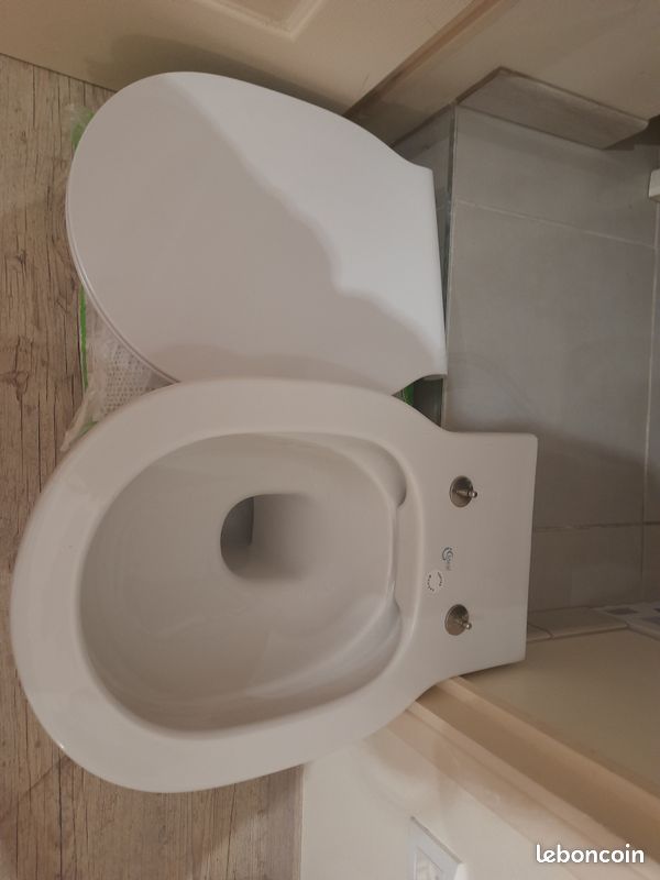 Wc ideal standard neuf modèle amazi acheté chez aubade (image 2)