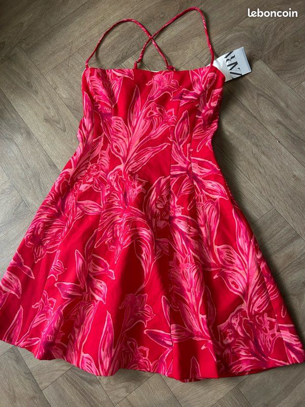 Robe fleurie Zara (image 1)