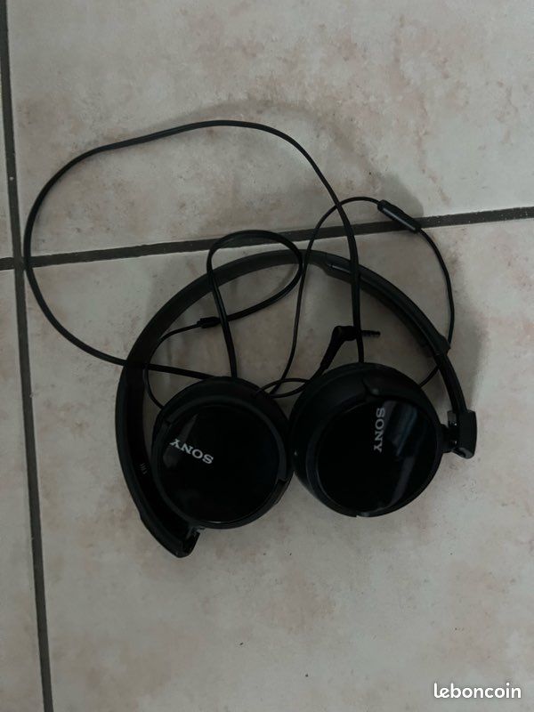 Casque filaire Sony oreille droite marche pas avec micro (image 2)