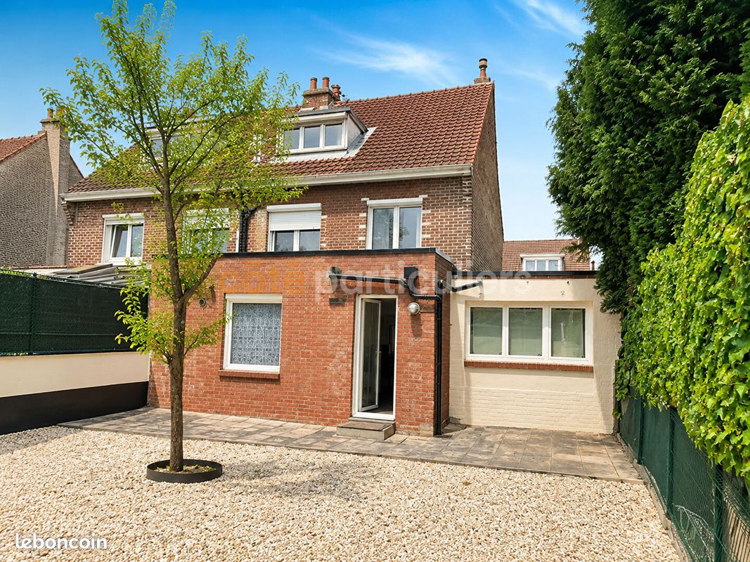 Maison 5 pièces 122 m² · à Faches-Thumesnil · 122 m² · 1 250 €