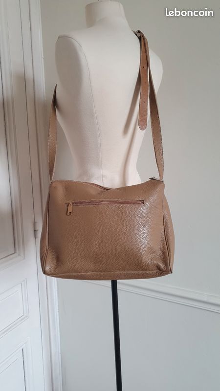 Sac a main cuir grainé beige pratique leger bandouliere