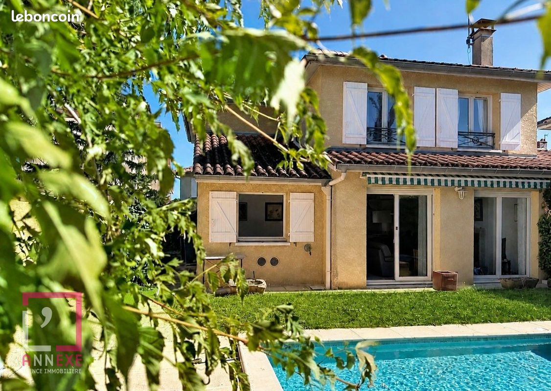 Maison 6 pièces 121 m² · à Sathonay-Camp · 121 m² · 580 000 €