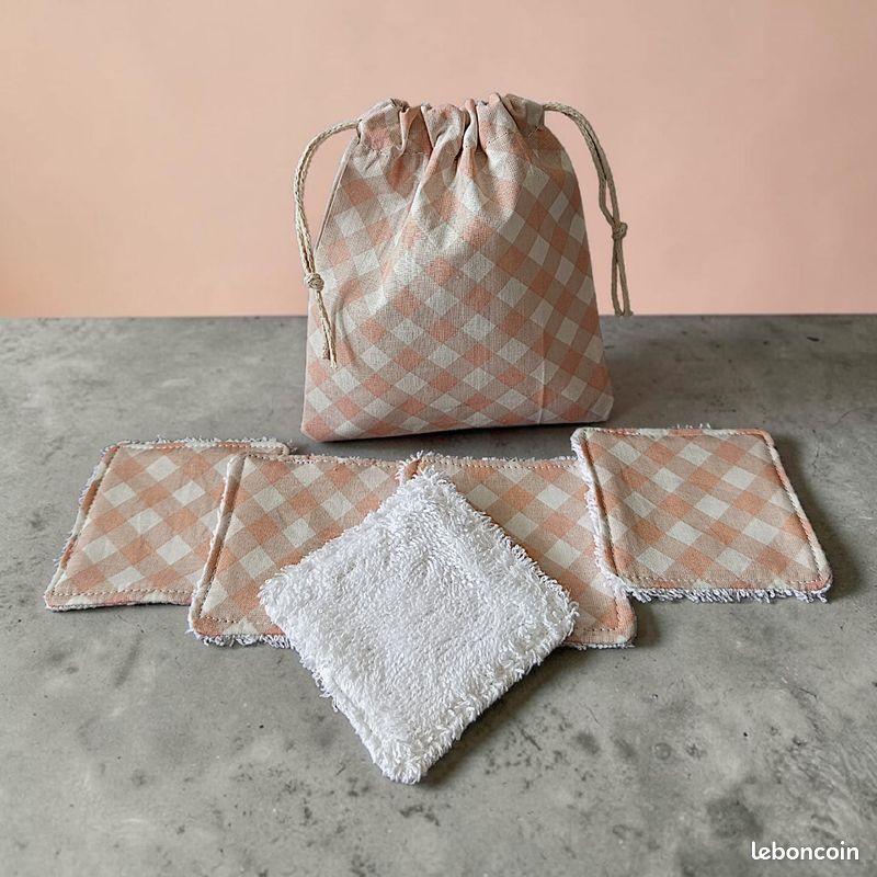 Sac pochon + 5 lingettes lavables réutilisables 8 x 8 cm « imprimé vichy » (image 1)