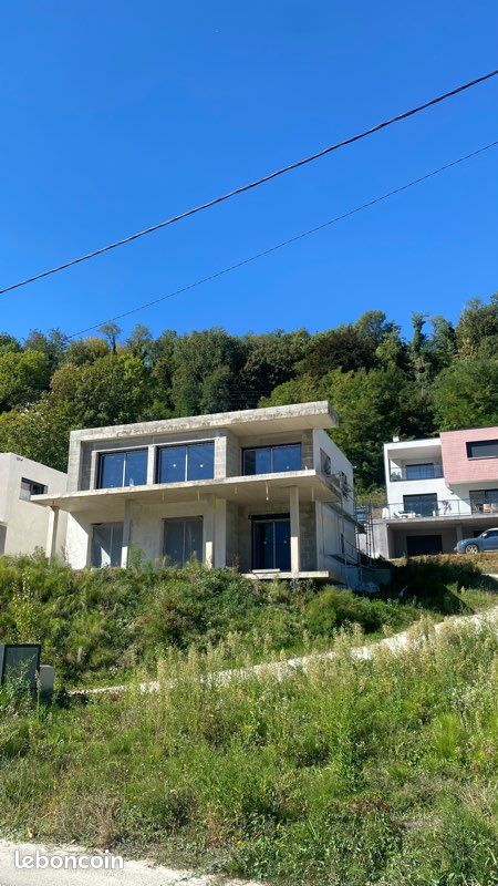 Maison 5 pièces 127 m² · à Tresserve · 126,6 m² · 389 000 €