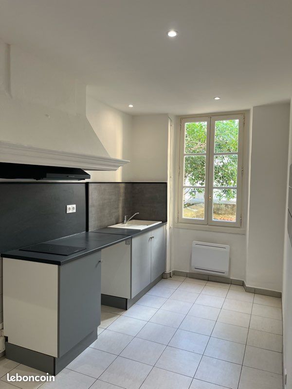 Appartement 1 pièce 30 m² · à Toulon · 30 m² · 590 €/mois