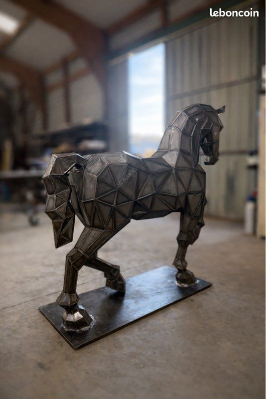 Statue Cheval Design Rustique – Sculpture Métal Creux Mat, Décoration Maison & Cheminée
