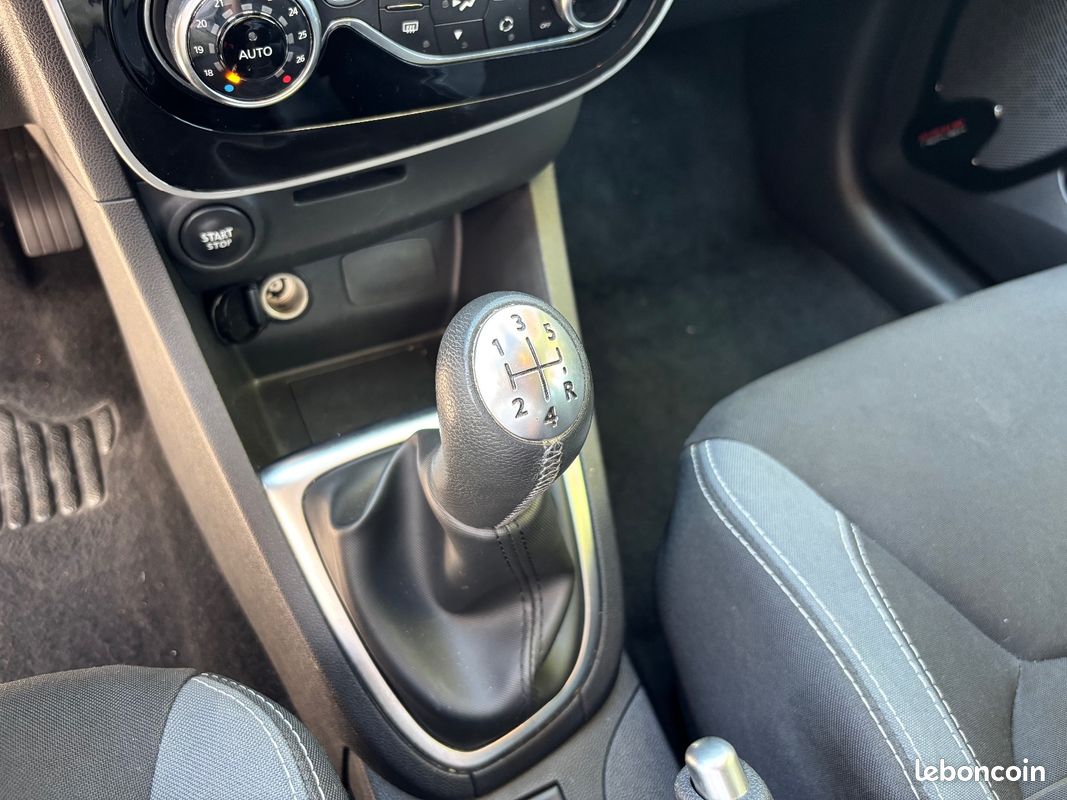 RENAULT CLIO IV dCi 90 eco2 Limited 90g (image 31)