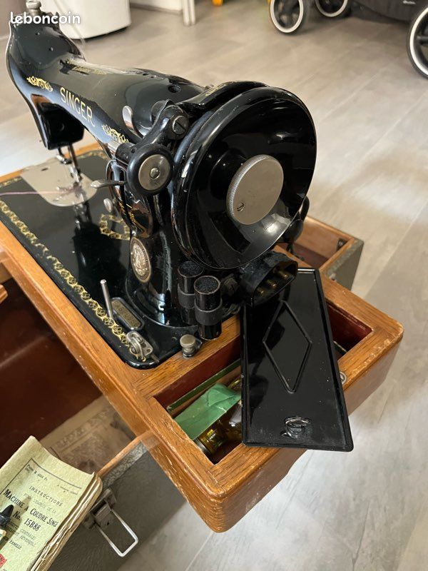 Machine à coudre ancienne Singer 15B88 électrique – coffret et accessoires (image 7)