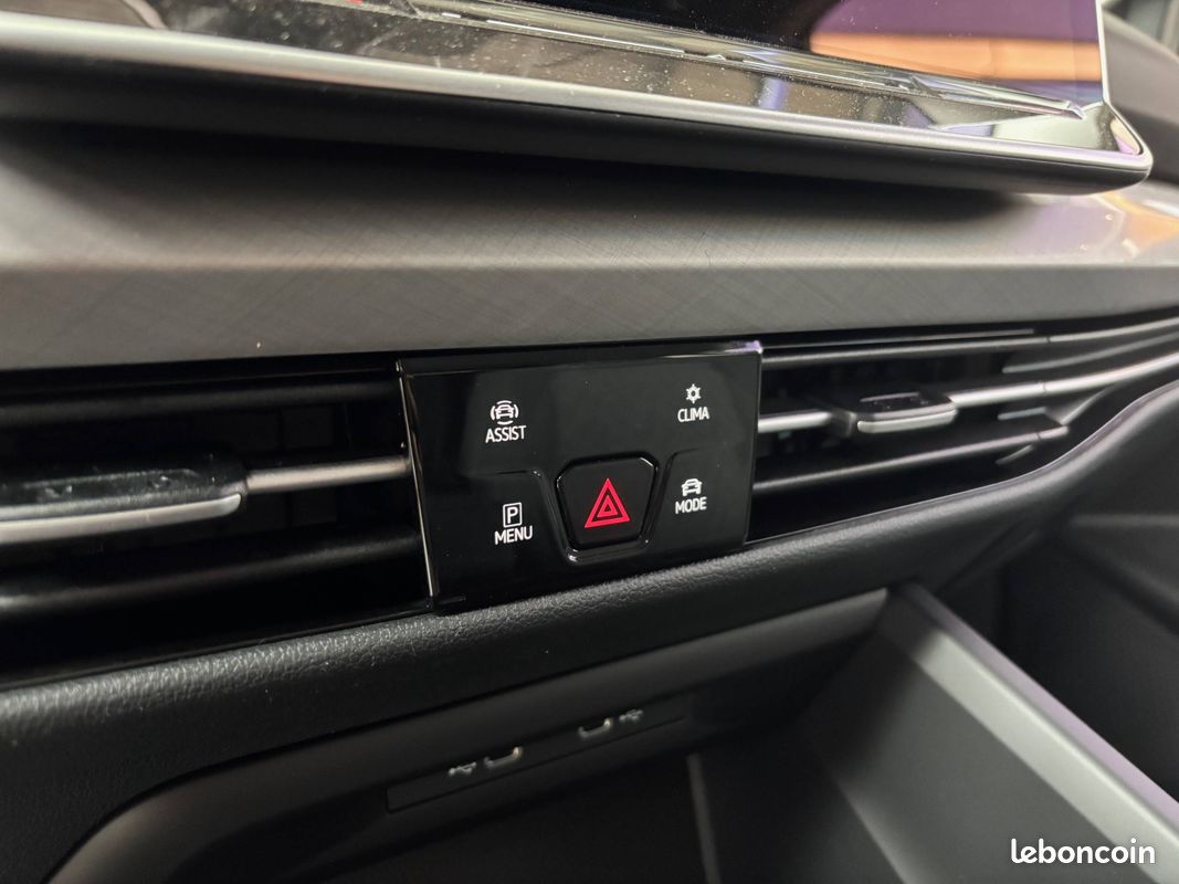 VOLKSWAGEN Golf 1.5 eHybrid 204 DSG6 VW Edition (image 15)