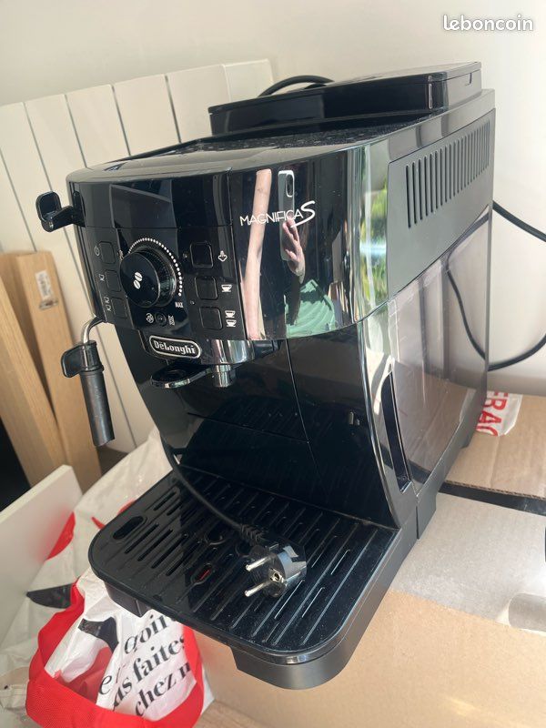 Expresso Broyeur à grains De’Longhi Magnifica S détartrée, très bon état (image 2)