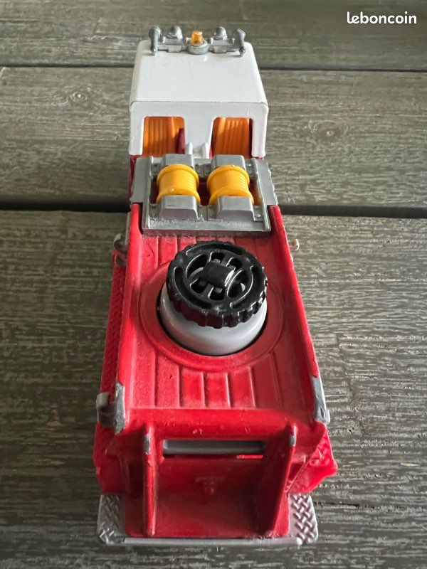 Ancien Camion De Pompiers Majorette échelle Et Pompe, échelle 1:47, Made In France