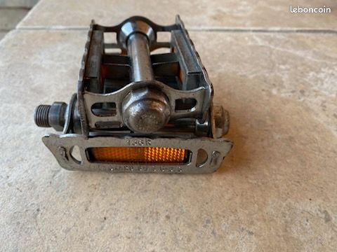 Paire de pédales vélo ancien vintage LYOTARD 136R – avec