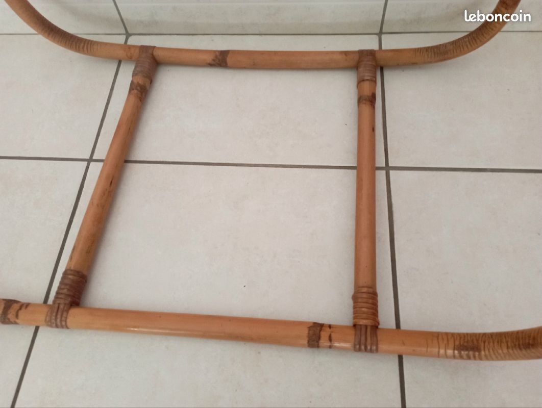 Table rotin avec plateau en verre (image 3)