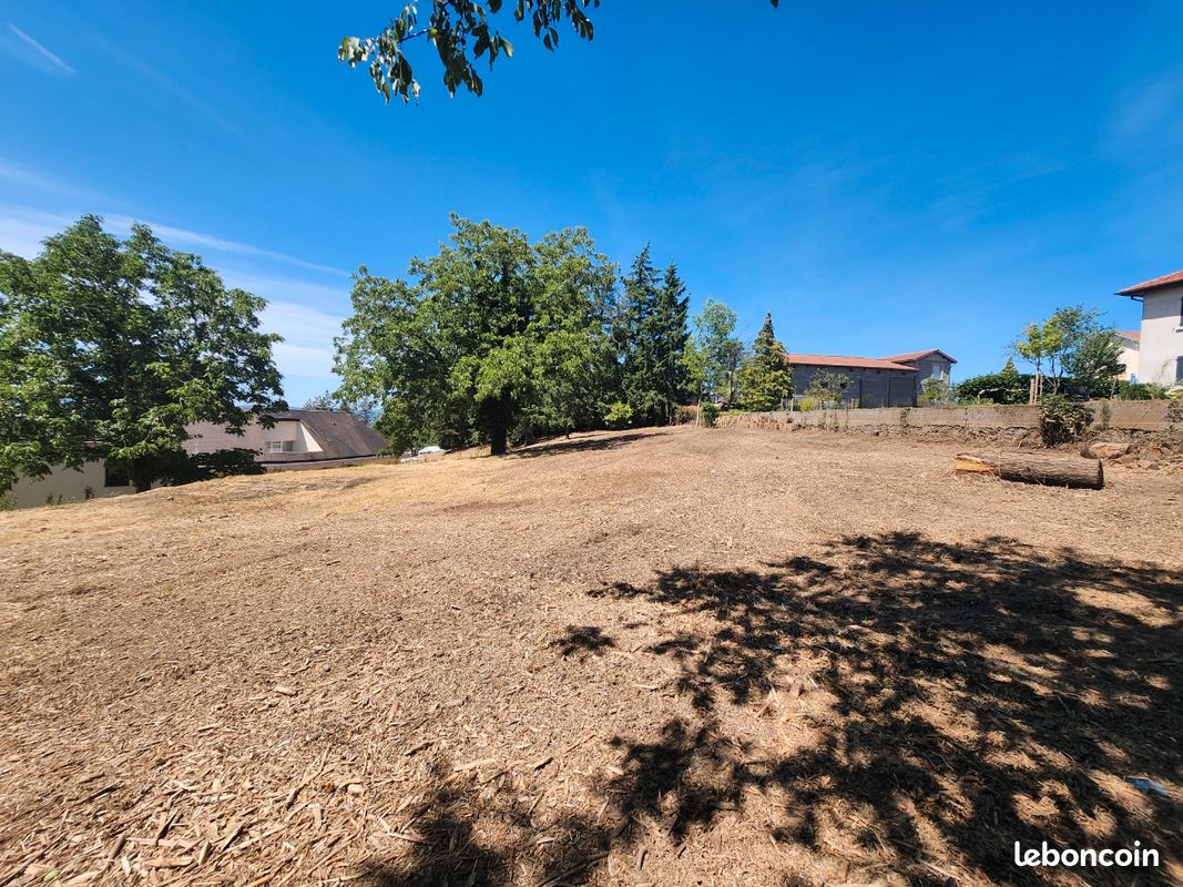 Terrain Saint-Héand · à L'Étrat · 149 000 €