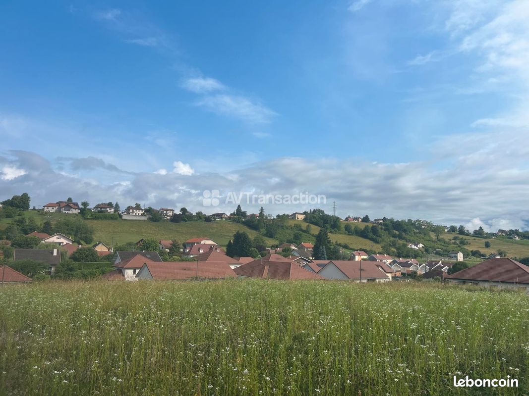 Terrain constructible · à Belley · 99 000 €