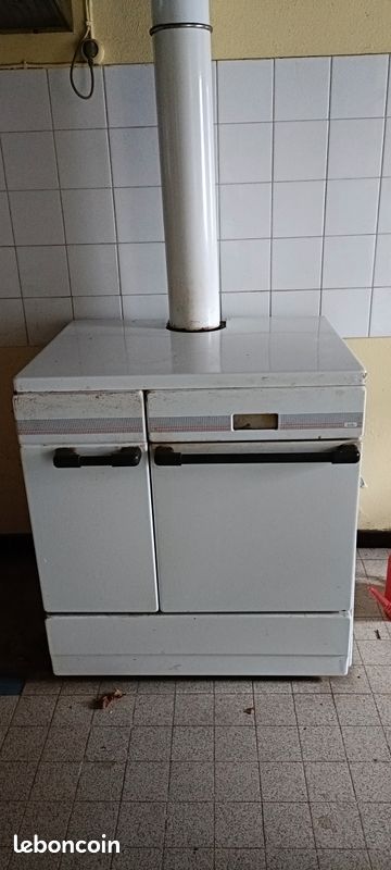 Cuisinière à bois (image 1)