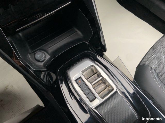 Peugeot 208 Hybrid 100 e-DCS6 Allure 5P (image 11)