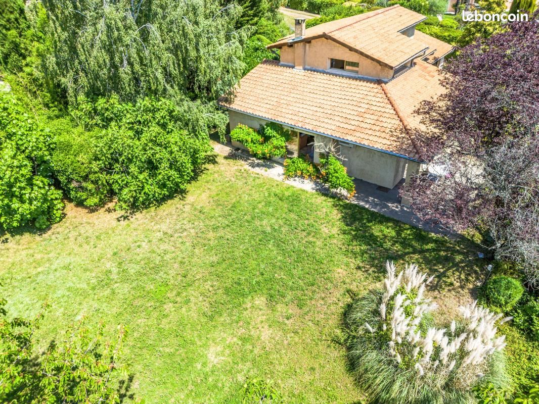 Maison 6 pièces 180 m² · à Saint-Cyr-au-Mont-d'Or · 180 m² · 890 000 €