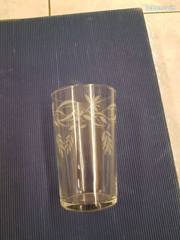 Verre à eau décoré (image 3)