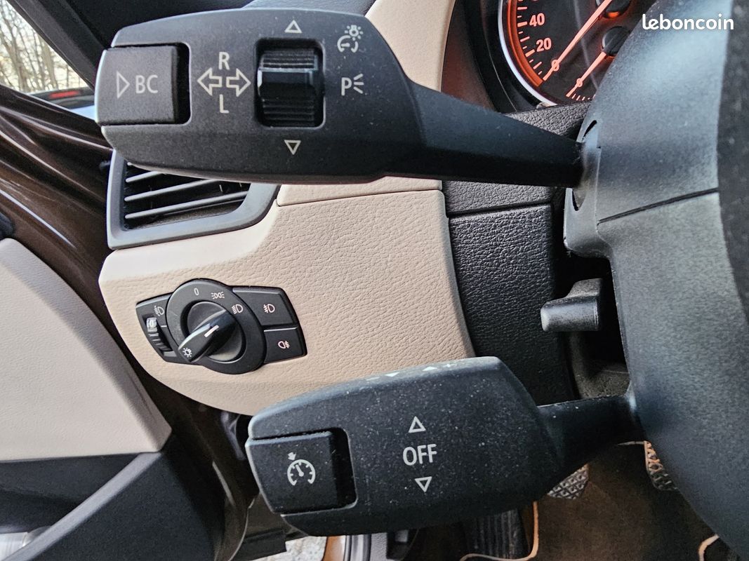 BMW X1 E84 sDrive 20d 177 ch Luxe - INTÉRIEUR CUIR ? SIÈGES CHAUFFANTS ? CARPLAY (image 23)