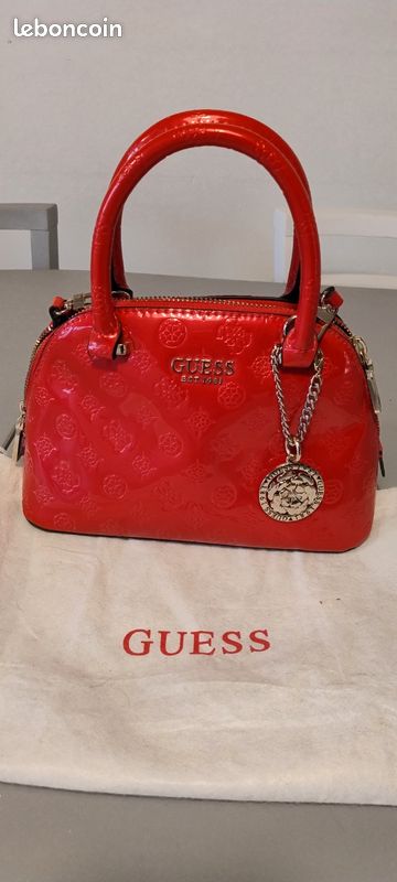 Sac à Main GUESS Tendance En Toile Rouge - Format Sacoche Grande Taille - Neuf Avec étiquettes