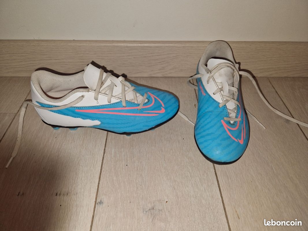 Chaussure de football crampons Nike phantom taille 35 Sport