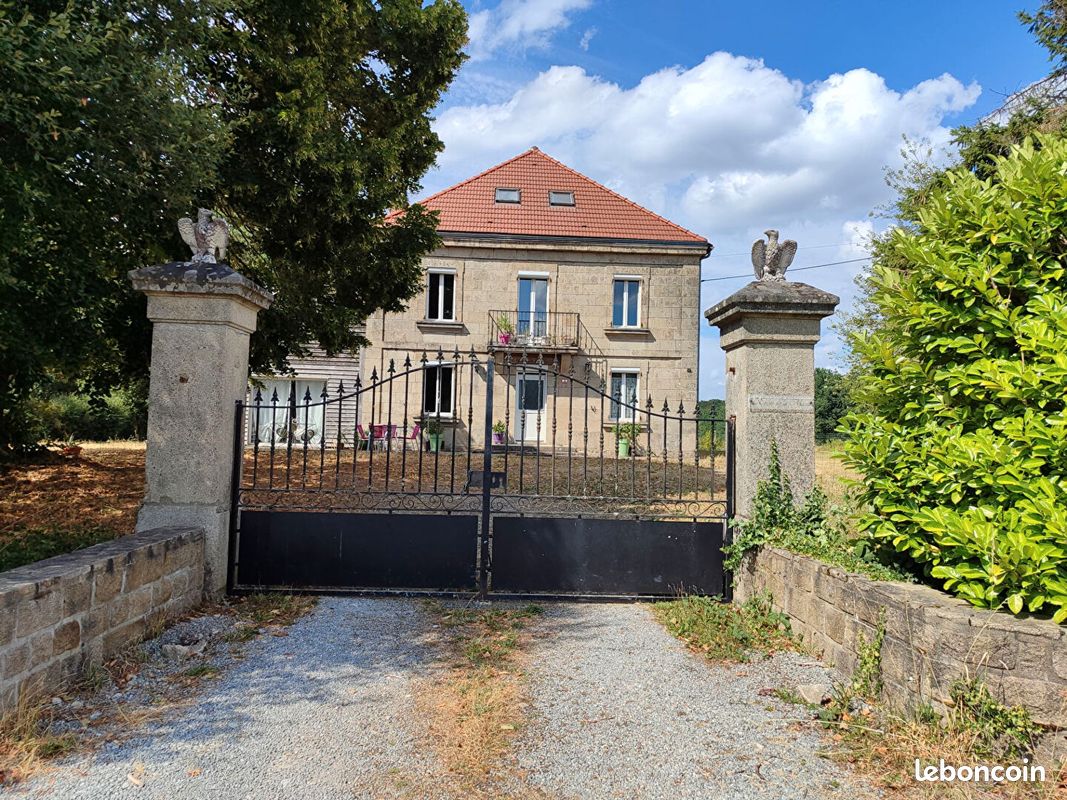 Maison 11 pièces 290 m² · à Vallière · 290 m² · 217 000 €