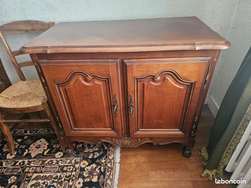 Meuble d'appoint en bois massif (image 1)
