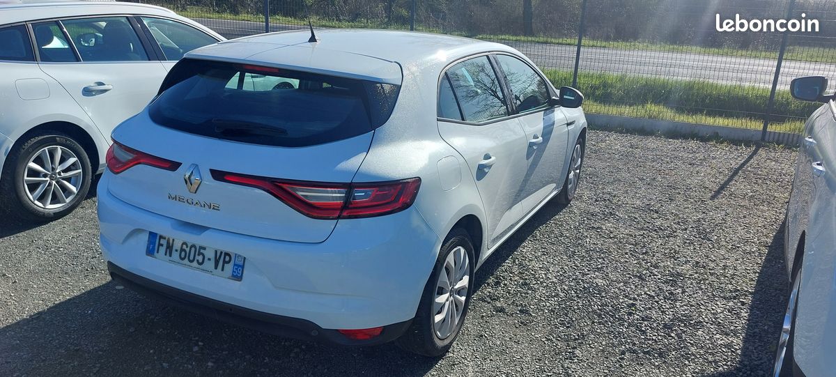 Megane 4 Air Nav Soc 1.5l DCI 95 cv , 100000 km, 1e Main TVA Récupérable 2 places (image 3)