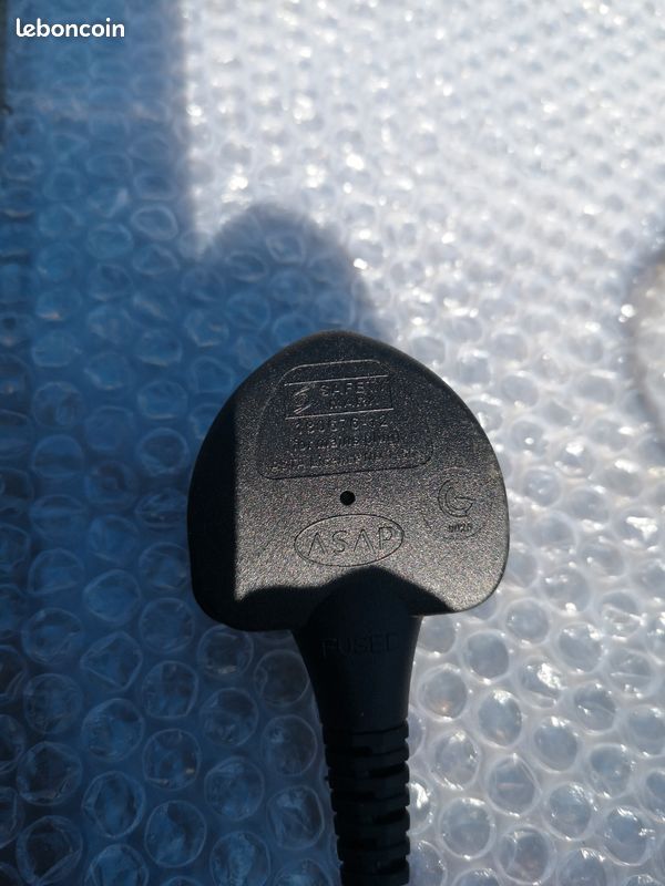 Adaptateur pour prise anglaise (image 2)