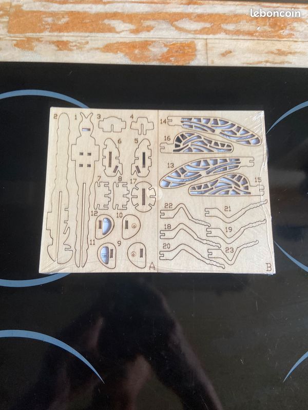 Maquette en bois dans son emballage scellé (image 18)