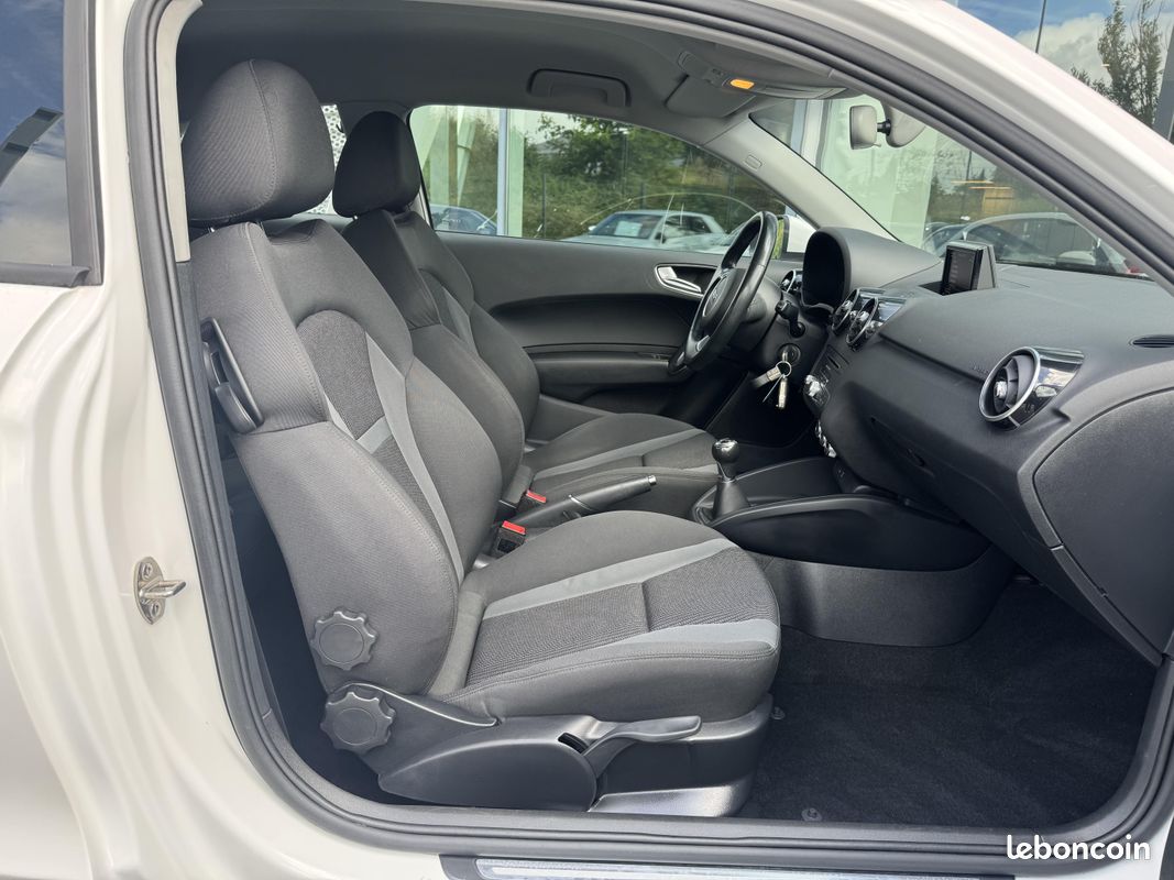 AUDI A1 1.0 TFSI ultra 95 Ambiente (image 26)