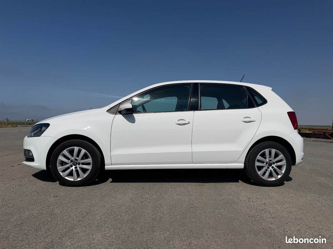 VOLKSWAGEN POLO 1.2 TSI 90 BMT Confortline (image 2)