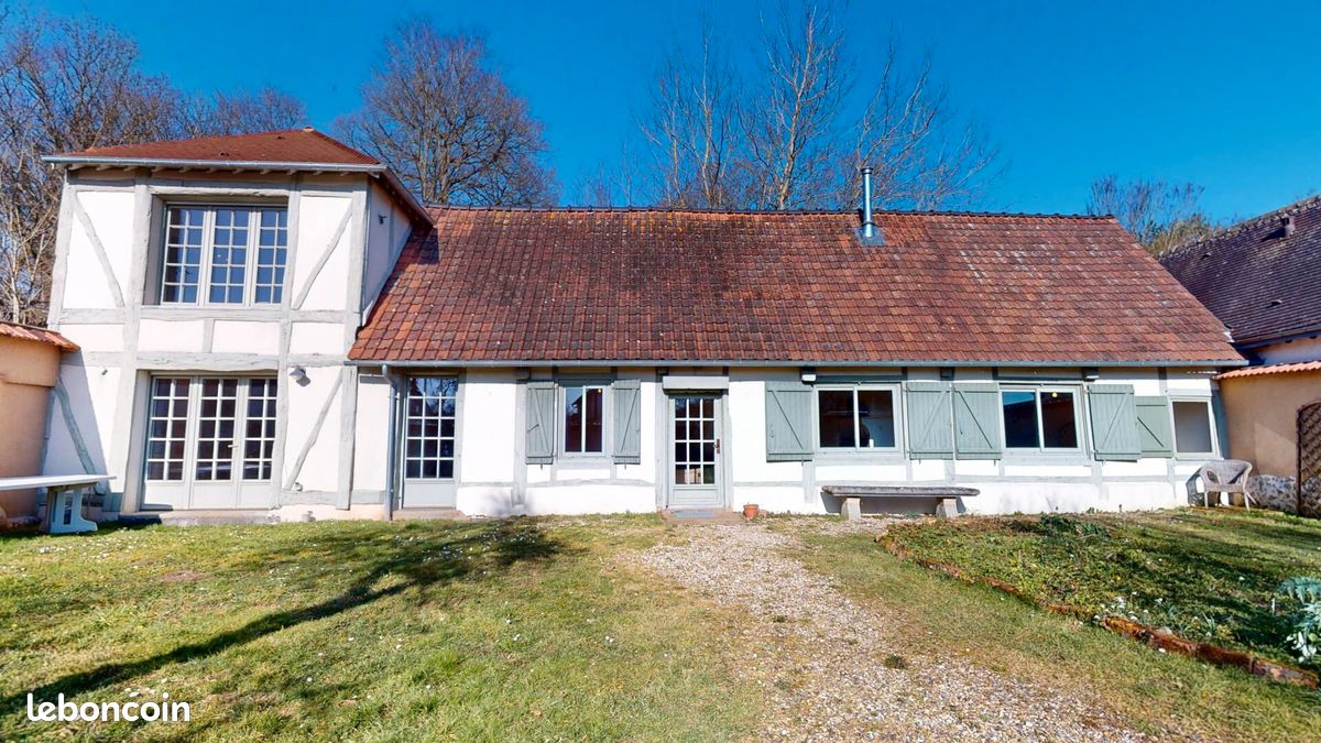 Maison 4 pièces 125 m² · à Les Baux-Sainte-Croix · 125 m² · 1 000 €
