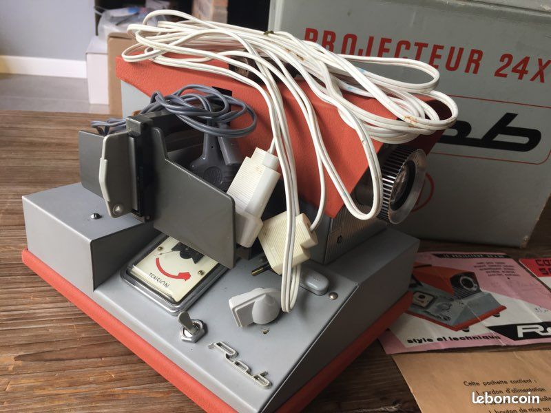 Ancien projecteur diapositives ROB 24x36 - Vintage - Fonctionne