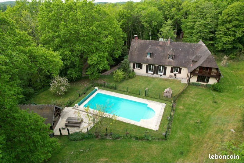 Maison 9 pièces 248 m² · à La Vieille-Lyre · 248 m² · 399 900 €