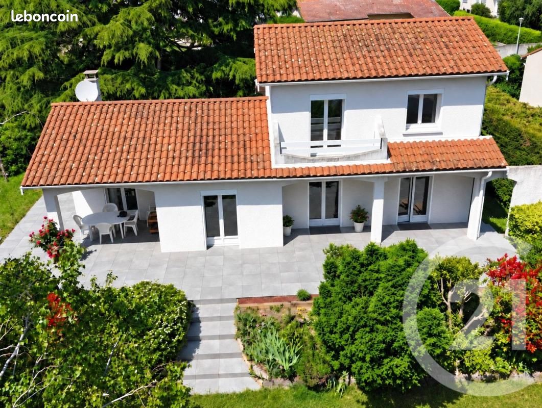 Maison 5 pièces 107 m² · à Anjou · 107 m² · 260 000 €