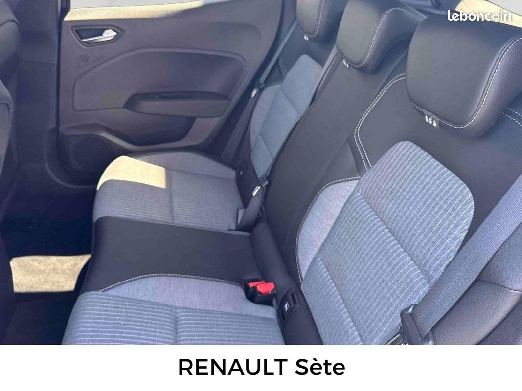 RENAULT Clio E-Tech full hybrid 145 ch GSR2 Techno (image 20)