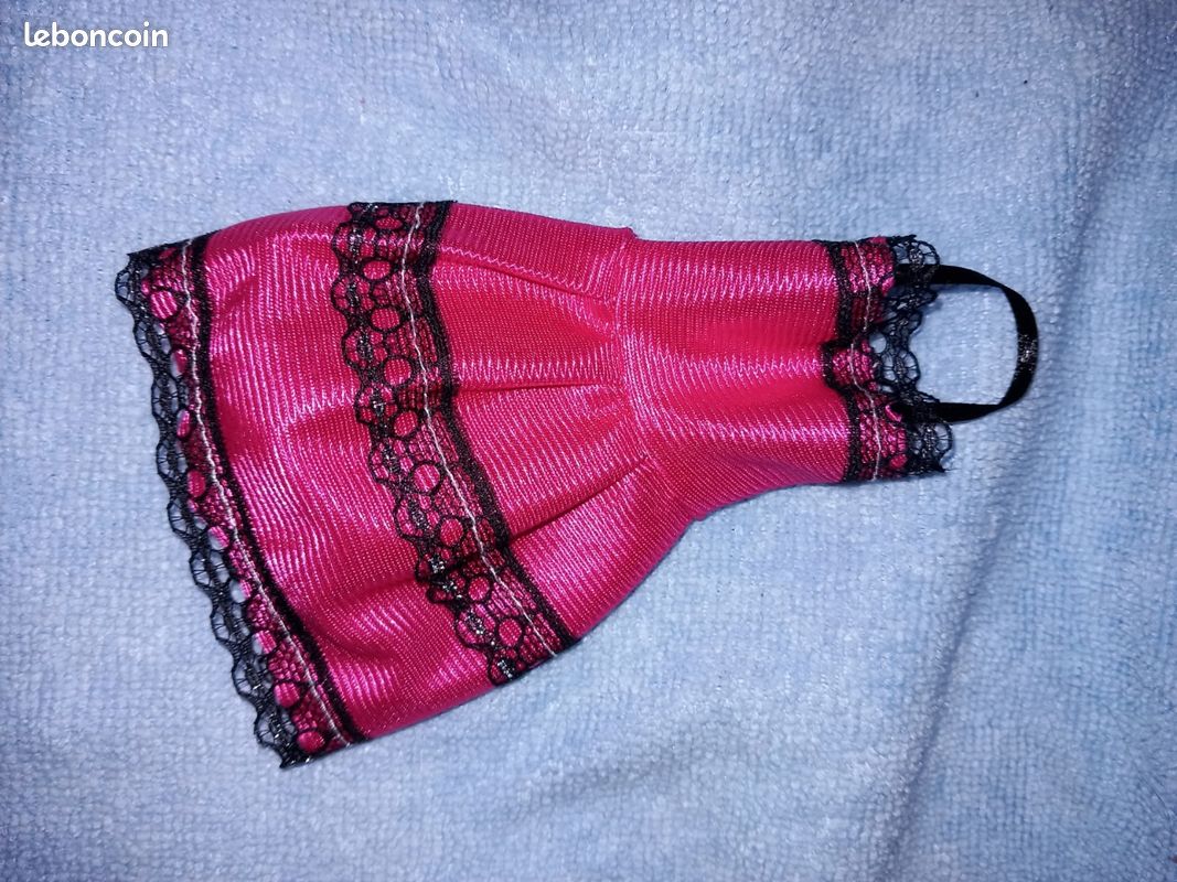 Lot de vêtements poupées barbie (image 6)